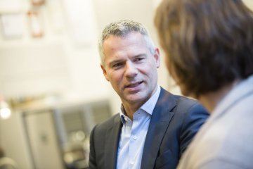Jörg Lindberg im Gespräch mit pressesprecher-Chefredakteurin Hilkka Zebothsen (c) Julia Nimke
